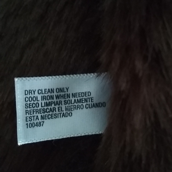 Fur collard vest. - Picture 12 of 13